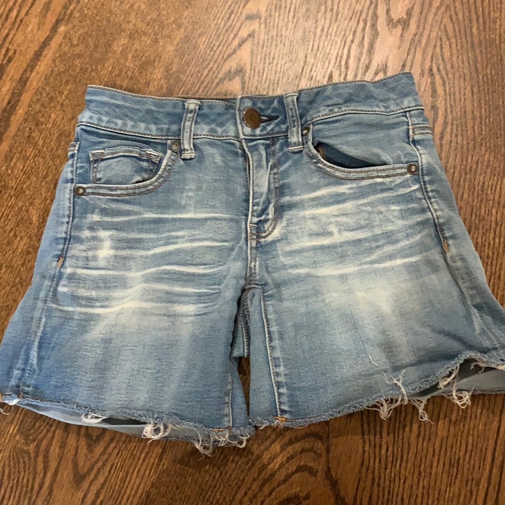 Super cute and stretchy jeans shorts!